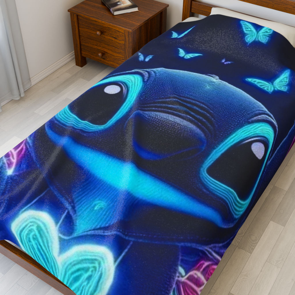Glow-in-the-Dark Plush Blanket with Heart Design, Cozy Throw, Gift for Kids, Bedroom Decor, Fun Sleepover Blanket